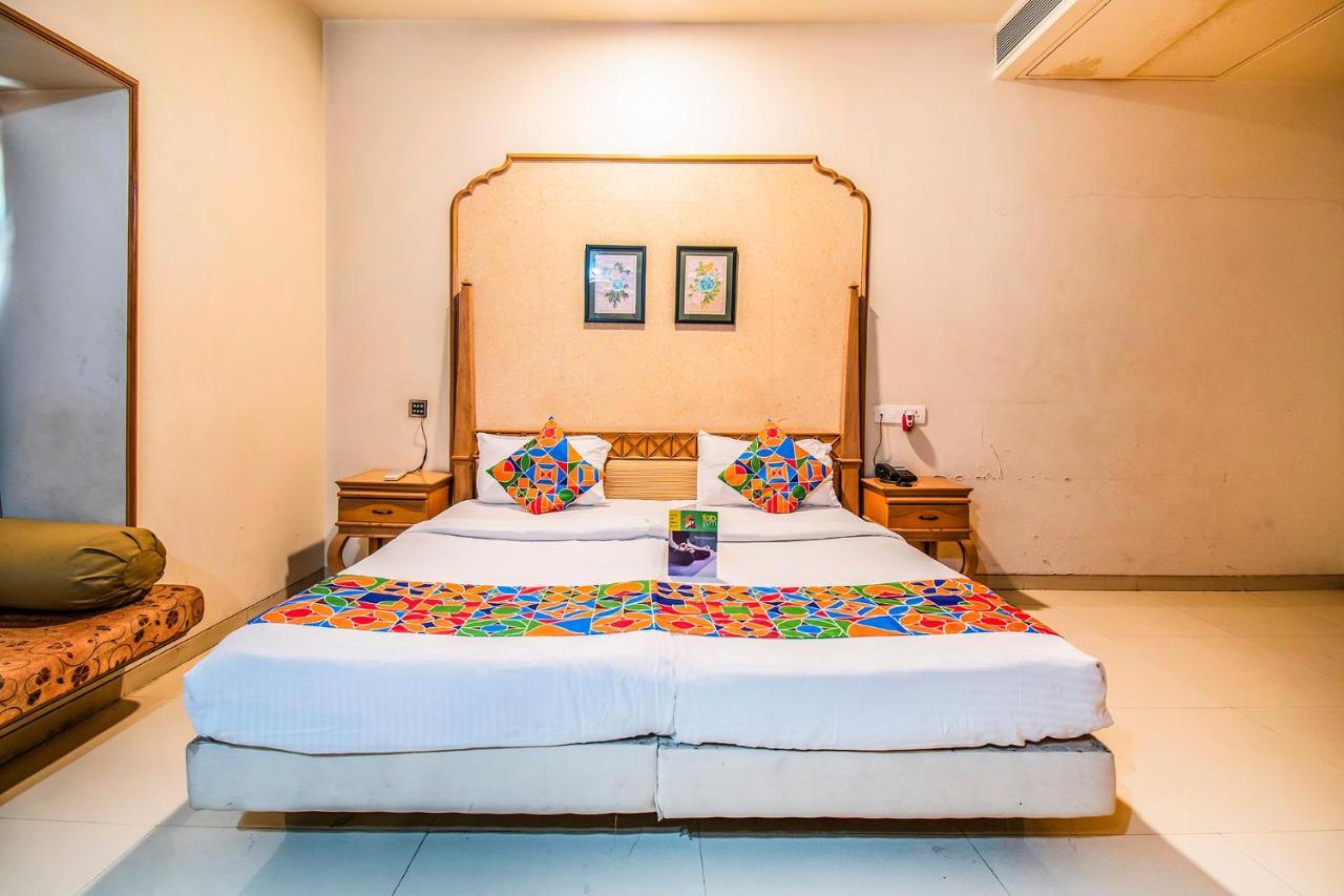 Collection O Hotel Rajwada Near The Pavillion بونة المظهر الخارجي الصورة